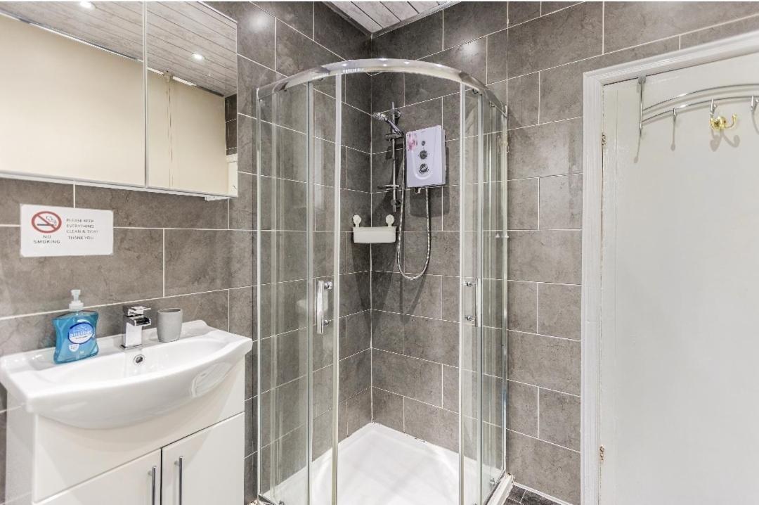 Hotel Bright Sunny, Double Bed With Garden, Tv And Wi-Fi Leeds  Exteriér fotografie