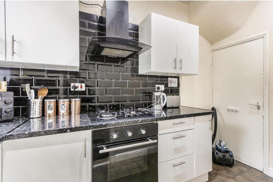 Hotel Bright Sunny, Double Bed With Garden, Tv And Wi-Fi Leeds  Exteriér fotografie